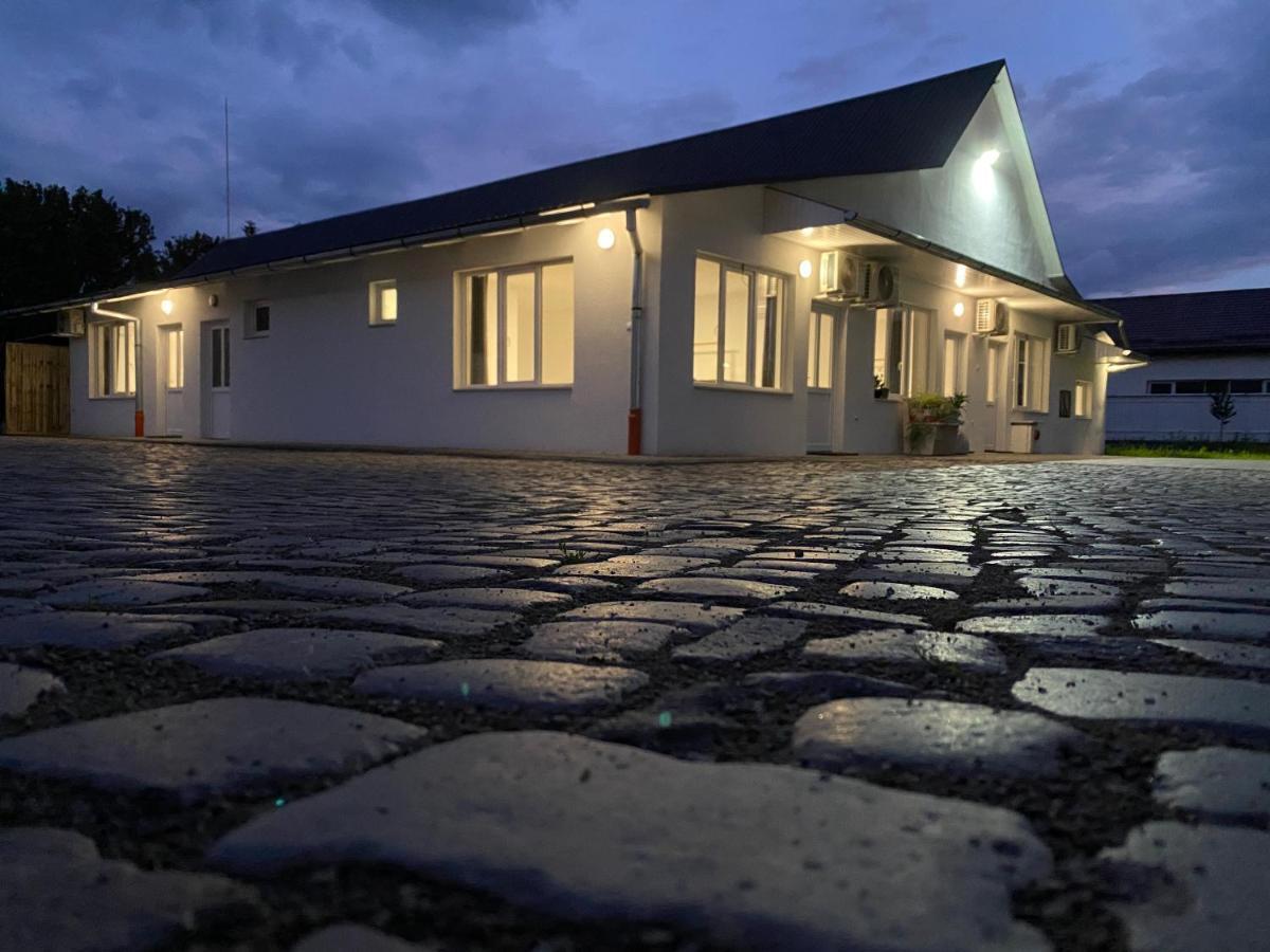 Pixel Guesthouse Tîrgu Secuiesc Zewnętrze zdjęcie