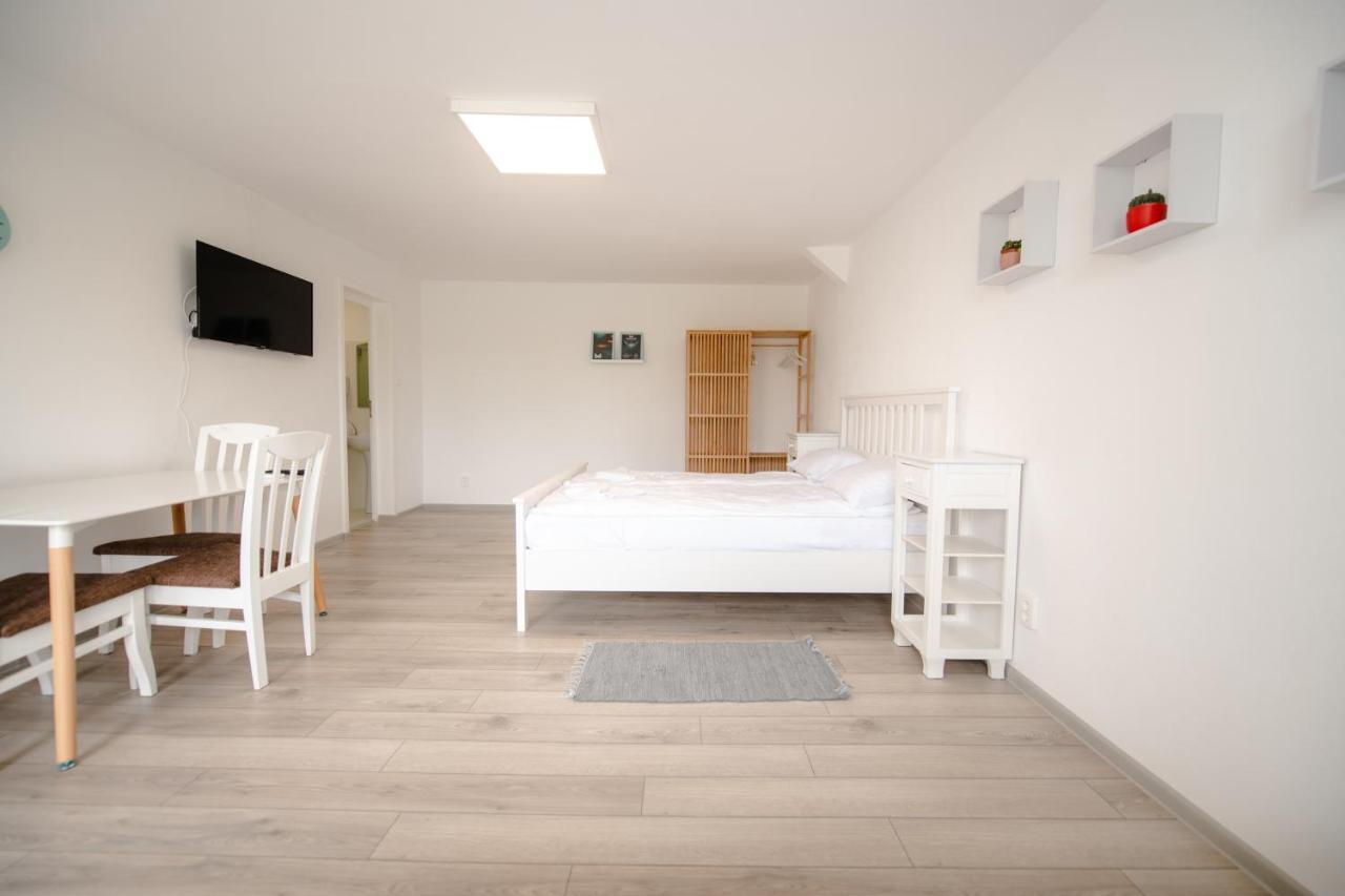 Pixel Guesthouse Tîrgu Secuiesc Zewnętrze zdjęcie