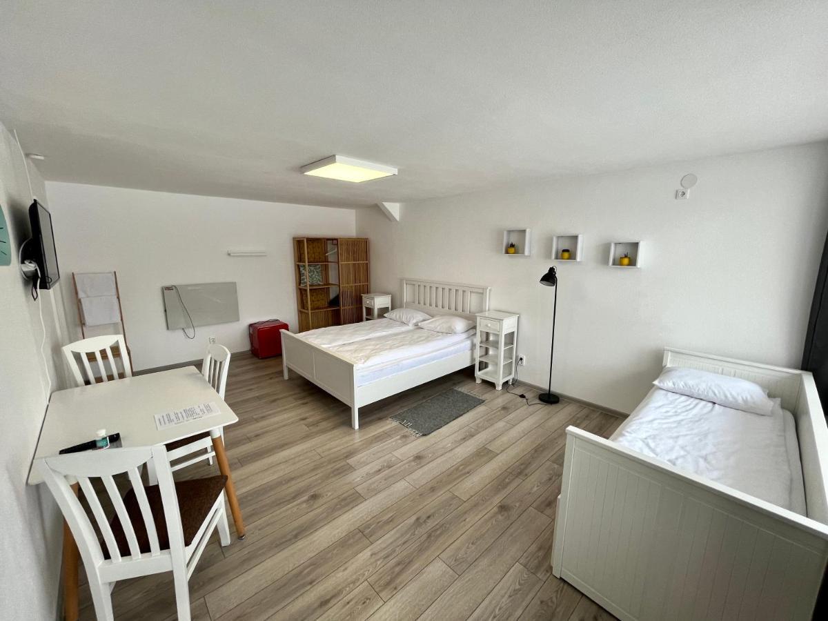 Pixel Guesthouse Tîrgu Secuiesc Zewnętrze zdjęcie