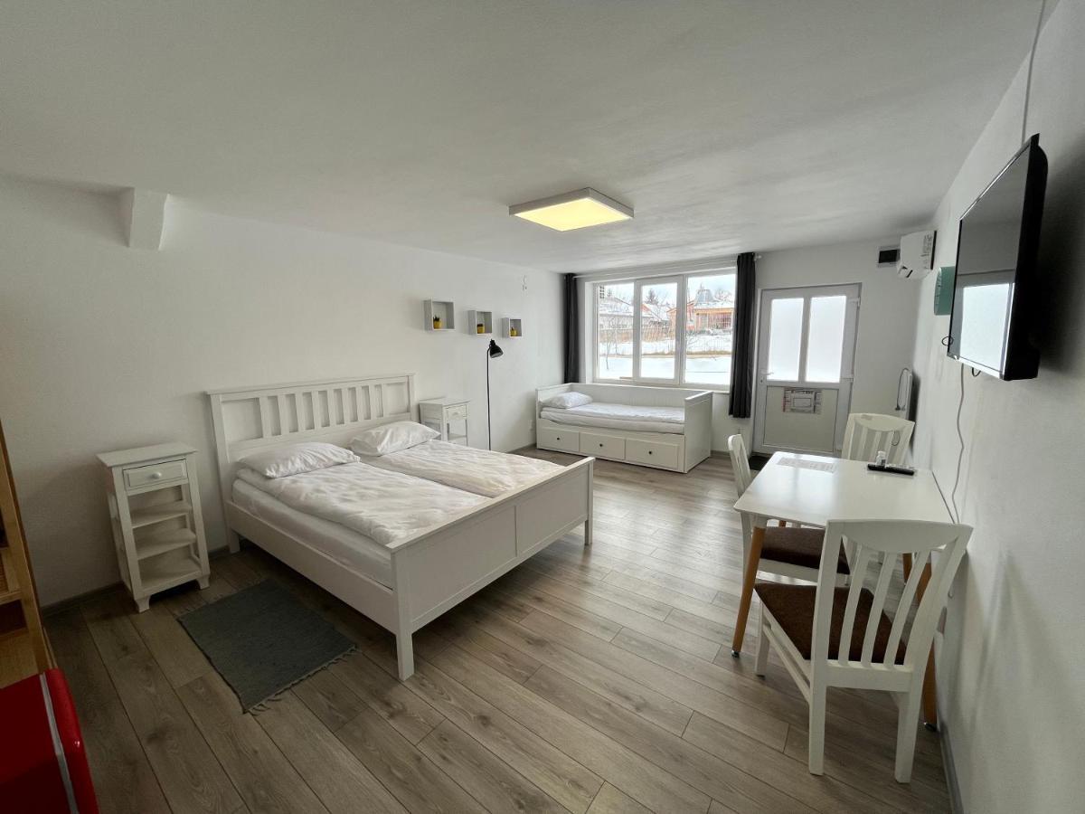 Pixel Guesthouse Tîrgu Secuiesc Zewnętrze zdjęcie